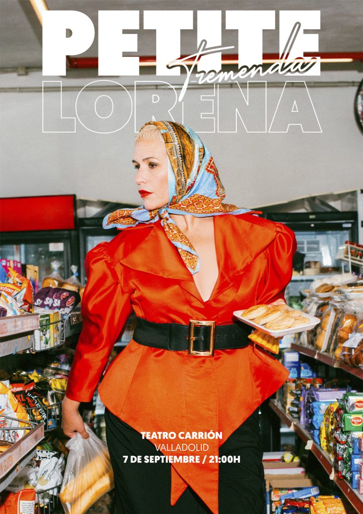 PETITE LORENA. TREMENDA